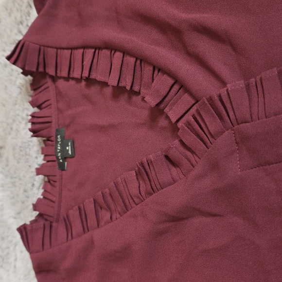 Ann Taylor Burgandy Wine Sleeveless Shell flowy Button Blouse Size M - Picture 4 of 12